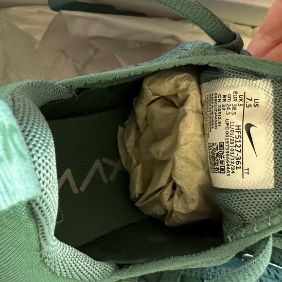 Nike Air Max 270 Bicoastal 7.5 - Picture 2 of 8